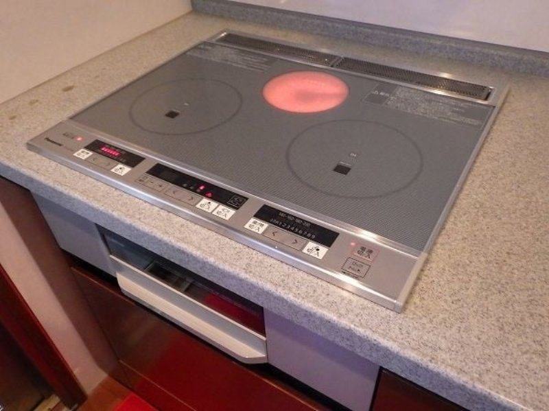 Sự hiện đại và đa chức năng của bếp từ Panasonic KZ-G32AST