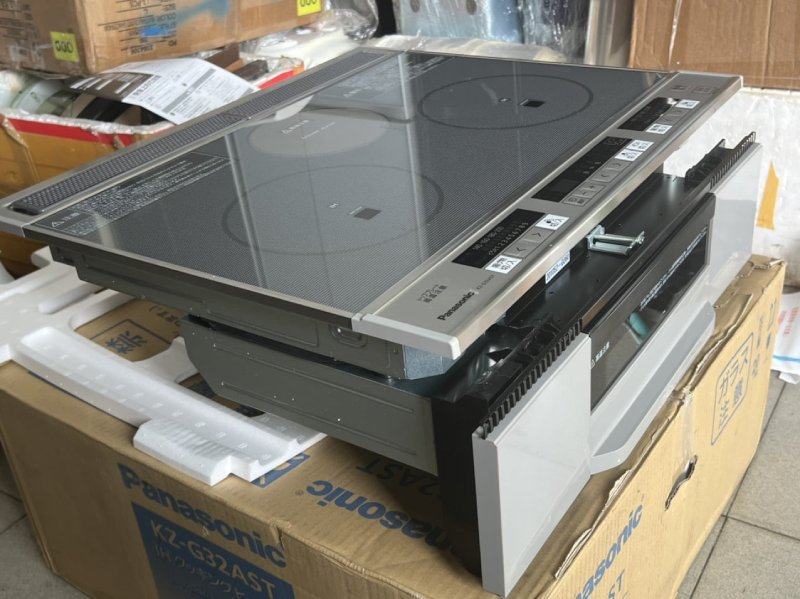 Sự hiện đại và đa chức năng của bếp từ Panasonic KZ-G32AST