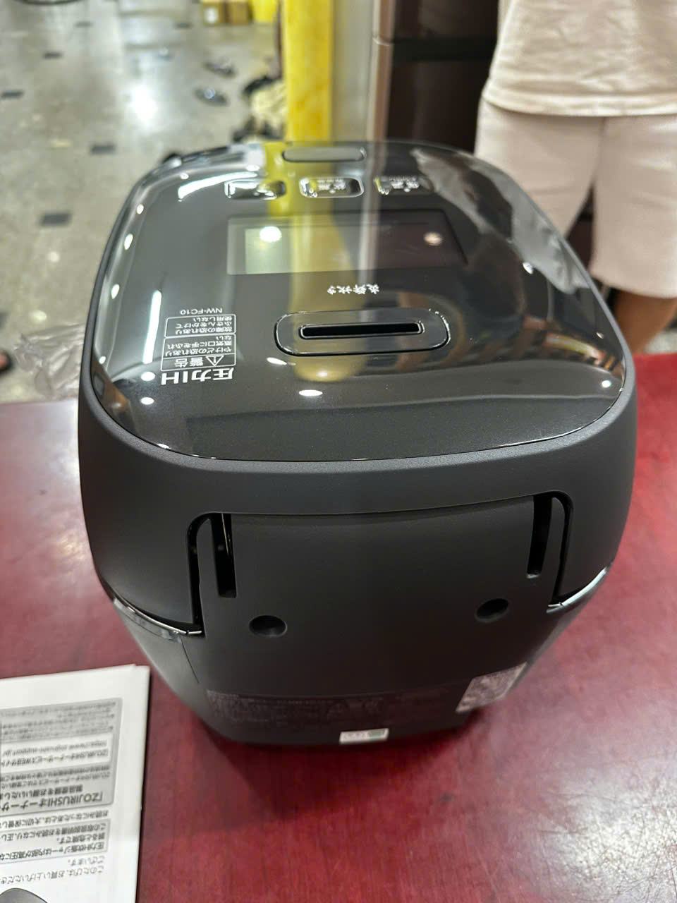 Nồi cơm Zojirushi NW-FC10 CAO TẦN – ÁP SUẤT – TÁCH ĐƯỜNG