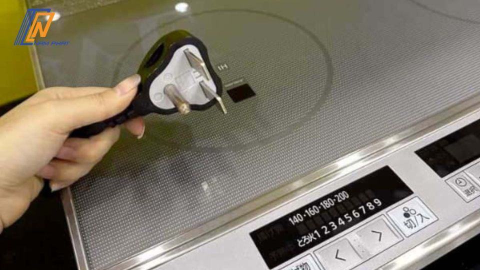 Ổ cắm bếp từ Nhật Panasonic WK 36301B