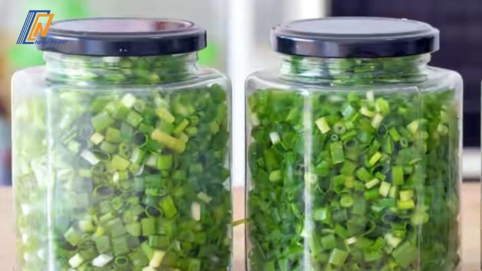 Cách Bảo Quản Hành Lá Trong Tủ Lạnh Không Bị Hôi