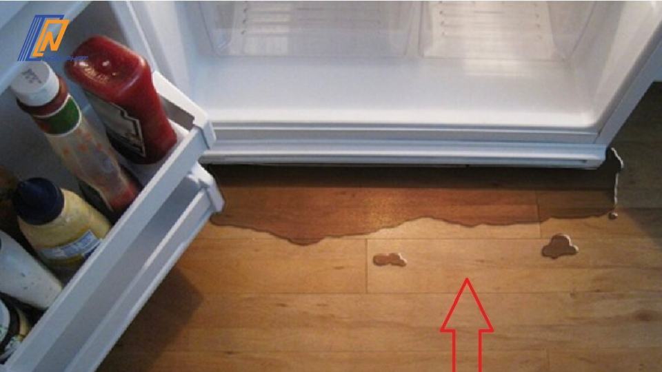 Tủ lạnh bị chảy nước phía sau