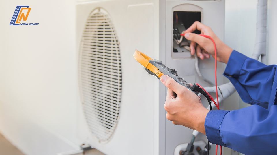 điều hòa bị tắc ẩm