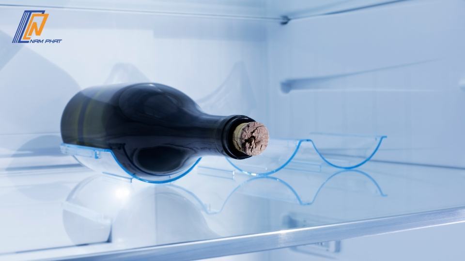 Có nên bảo quản rượu trong tủ lạnh không