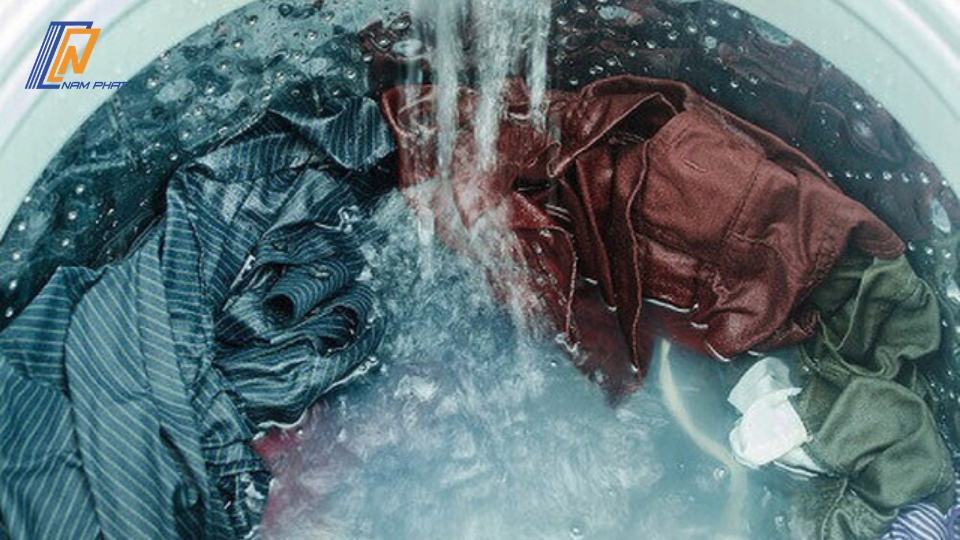 cách xử lý nước yếu khi dùng máy giặt