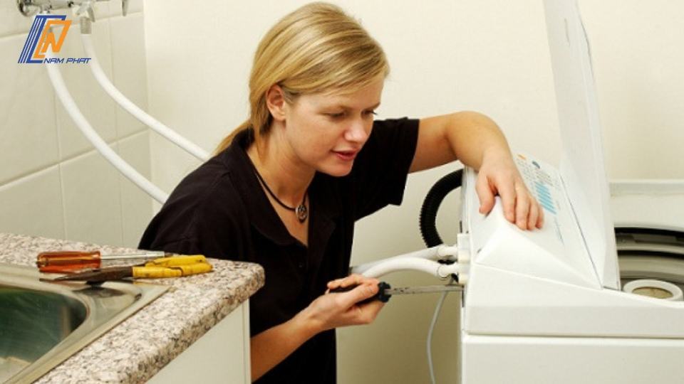 cách xử lý nước yếu khi dùng máy giặt