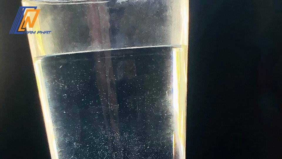 cặn trắng trong nước ion kiềm có nguy hiểm không