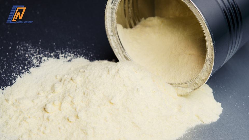 có nên bảo quản sữa bột trong tủ lạnh không