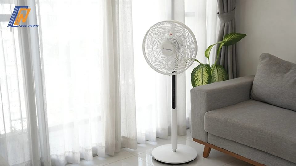 quạt cây hay quạt trần tốn điện hơn