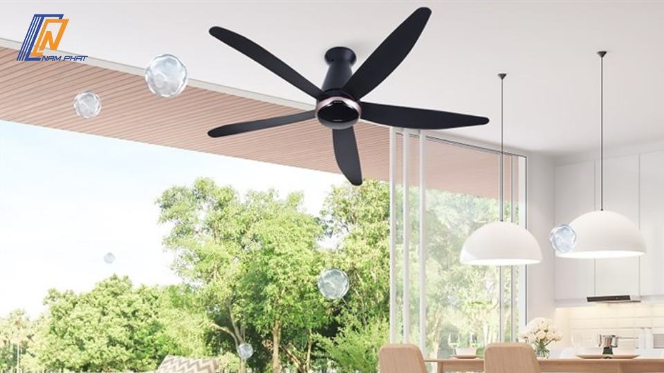 quạt cây hay quạt trần tốn điện hơn