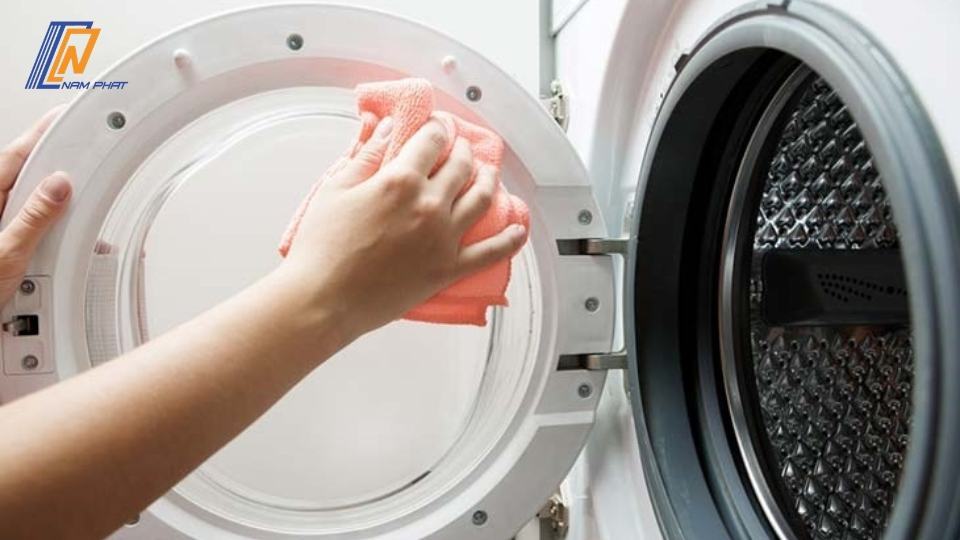 cách sử dụng bột làm sạch máy giặt cửa ngang