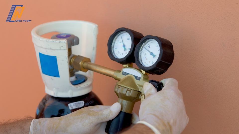 ngăn mát tủ lạnh không lạnh