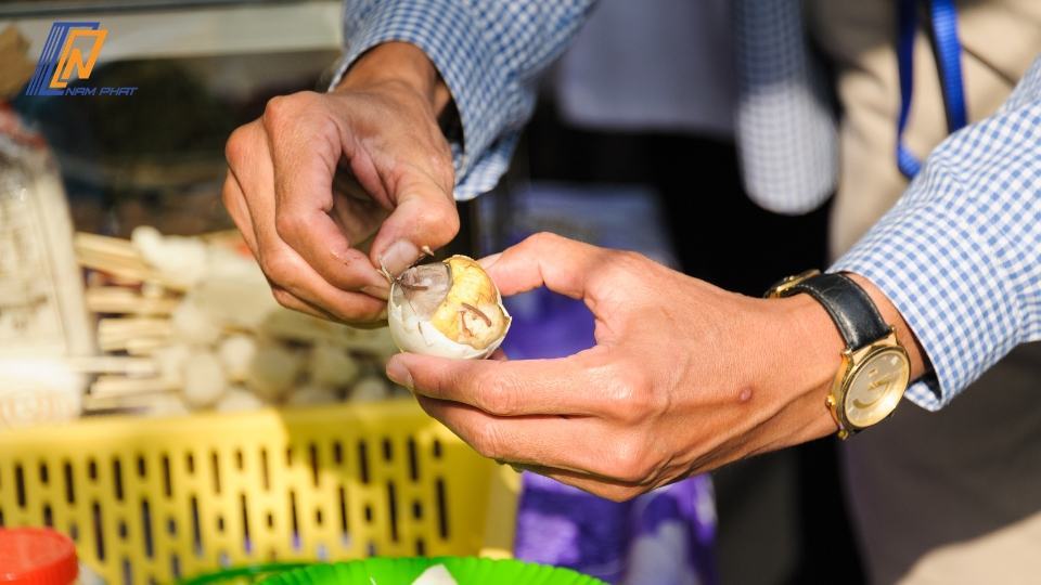 trứng vịt lộn sống để tủ lạnh được bao lâu