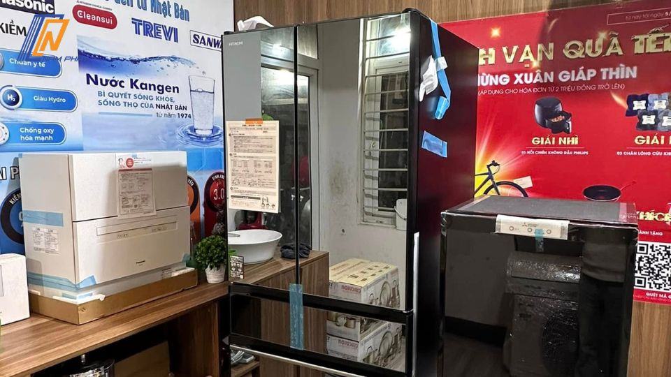 bỏ đồ nóng vào tủ lạnh có sao không