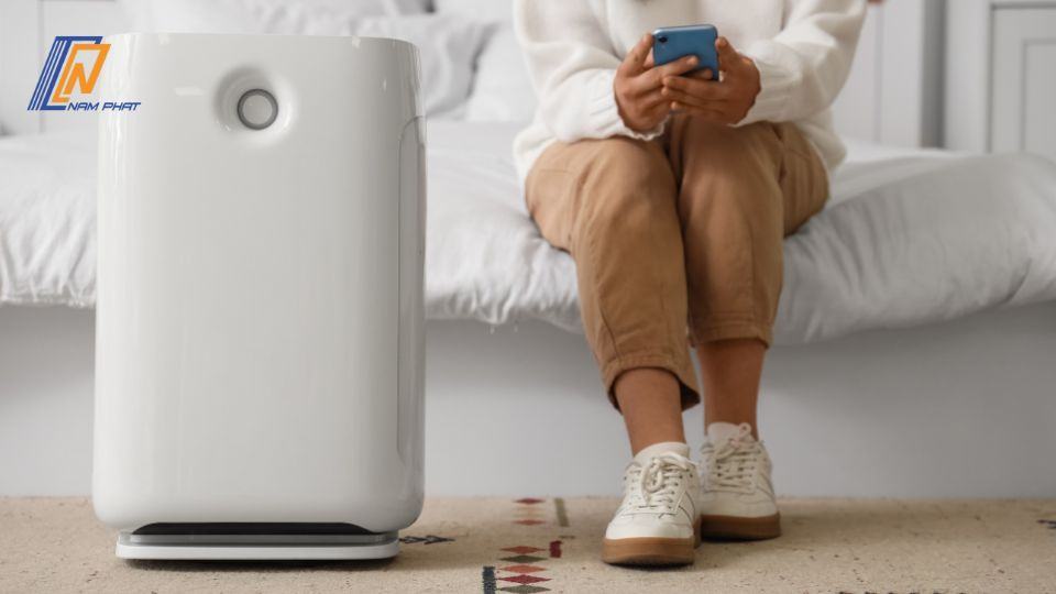 có nên dùng máy lọc không khí trong phòng ngủ