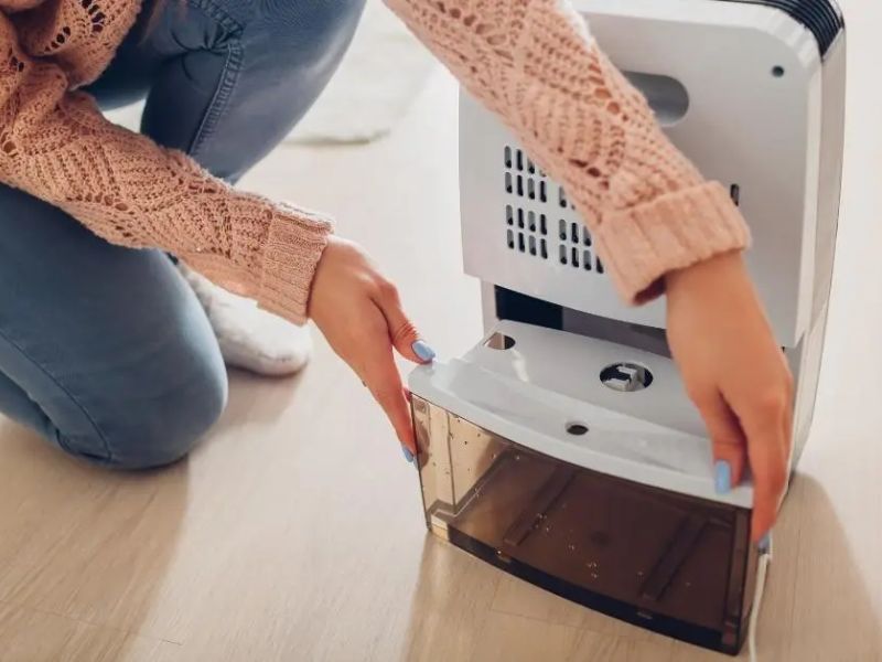 Làm sạch bình chứa nước