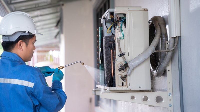 Vệ sinh cục nóng điều hòa 