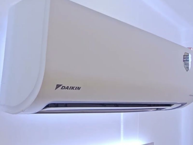 Điều hòa Daikin FTKB25ZVMV 9000BTU Inverter