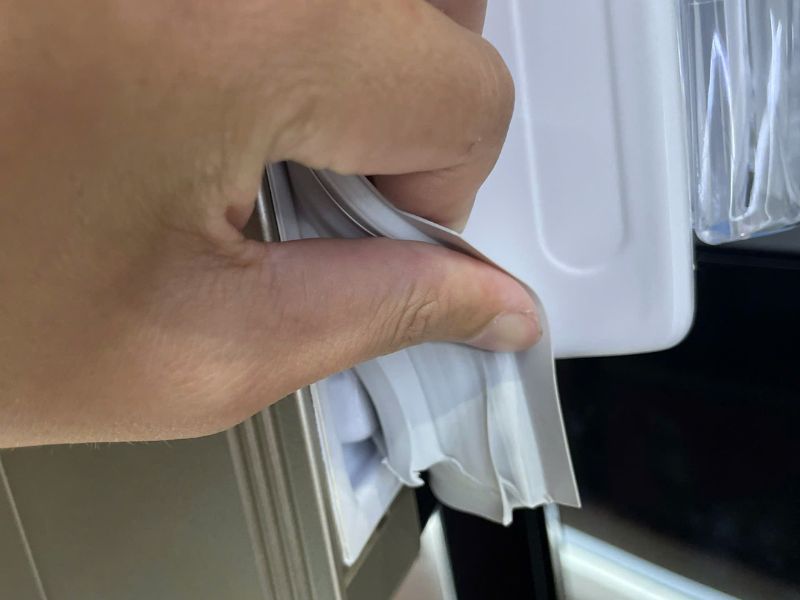 Gioăng cửa bị hở